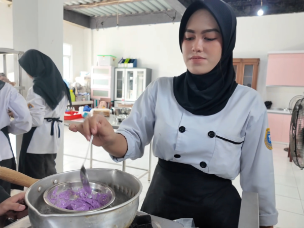 Praktik Pembuatan Coklat Tata Boga By Mapel Bu Dwi 2025-2026